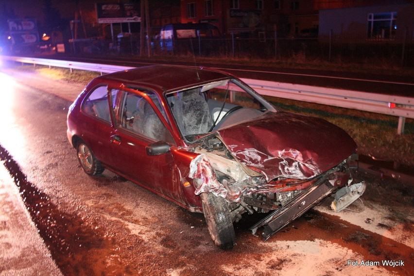 Wypadek w Starych Bielicach. Bus zderzył się z fordem [zdjęcia] 