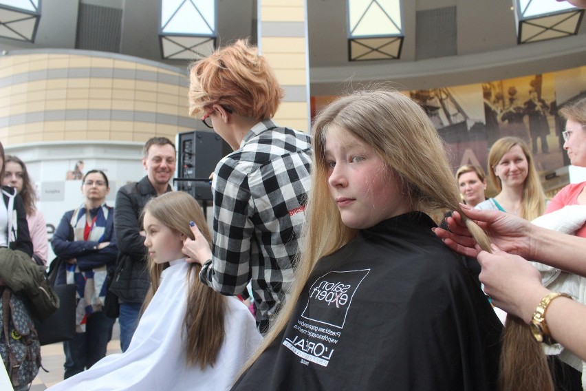 Ścinanie włosów w SCC Katowice