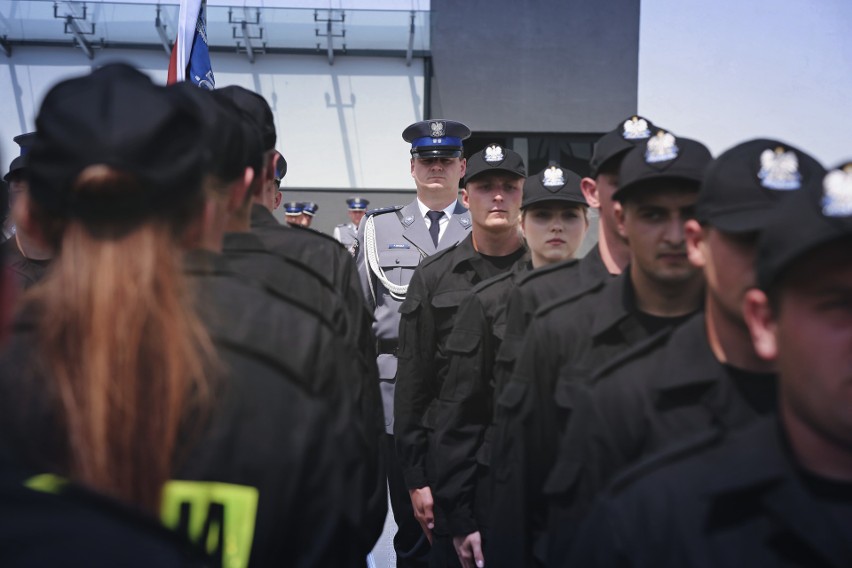 Kraków. Ślubowanie nowych policjantów w garnizonie [ZDJĘCIA]