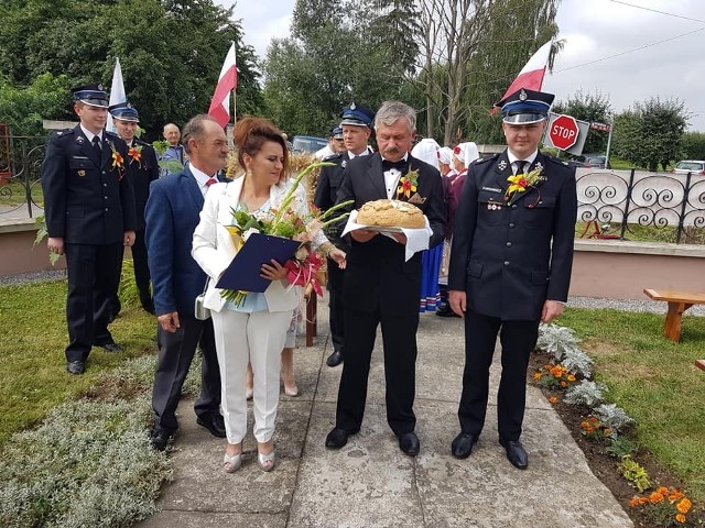 Gospodarzami dożynek byli Małgorzata Rewera i Wojciech Wójcik.