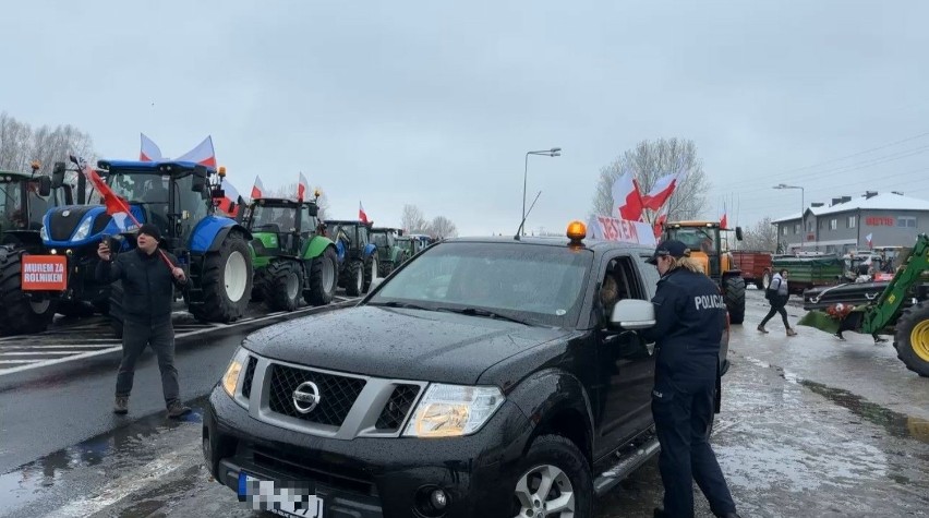 Protest generalny rolników w Radomiu. Na ulice miasta wyjechało ponad dwieście ciągników. Zobacz zdjęcia i wideo