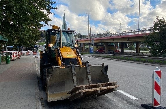 Gdynia: Trwa kontrowersyjna modernizacja zatok przystankowych za milion złotych za sztukę