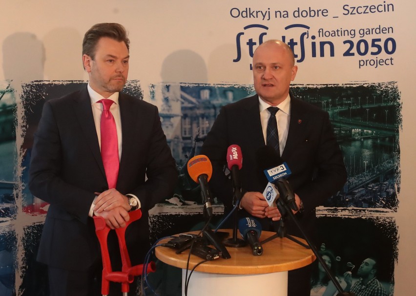 Daniel Wacinkiewicz i prezydent Szczecina Piotr Krzystek
