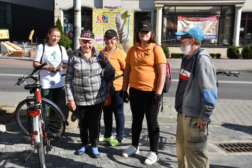 Wielki finał akcji Rower Pomaga we Włoszczowie. Mnóstwo atrakcji i wspaniała zabawa. Czwórka dzieci dostała wymarzone rowery (ZDJĘCIA WIDEO)