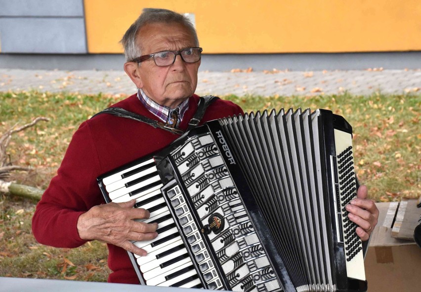 Podczas Święta Pieczonego Ziemniaka dobrze bawili się...