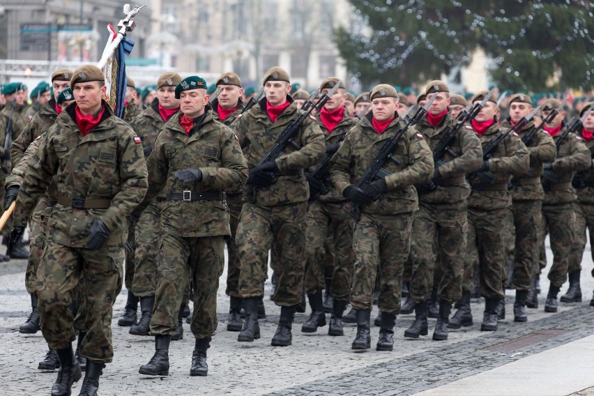 - „Minister Macierewicz ustanowił siedzibę Wojsk Obrony...