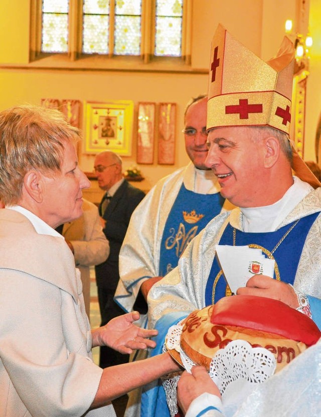 Z ludźmi trzeba być, dla ludzi pracować i to jest radość każdego proboszcza i biskupa – mówi bp Jan Piotrowski