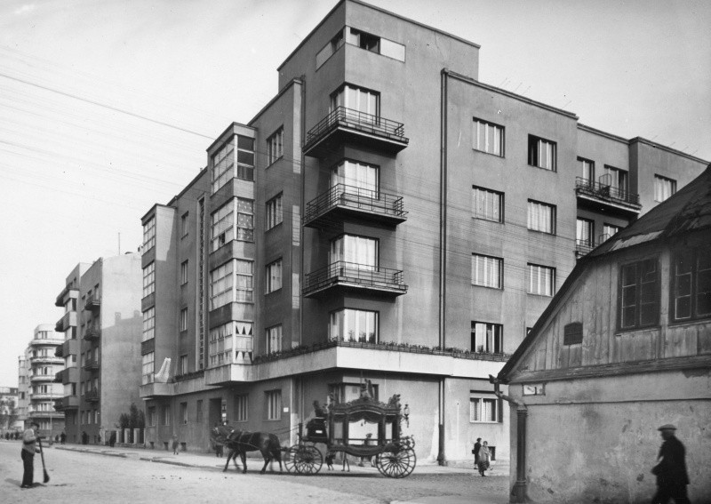 Zanim powstała Trasa W-Z i Stajnia Jednorożców była ulica Główna. Zobacz jak wyglądała Łódź przed 50 laty. STARE ZDJĘCIA