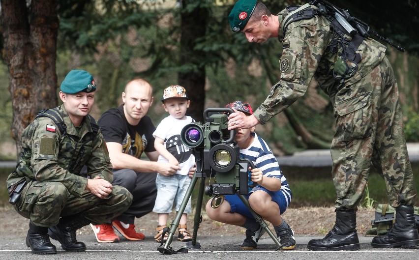 Dzień NATO - piknik u Podhalańczyków w Rzeszowie.