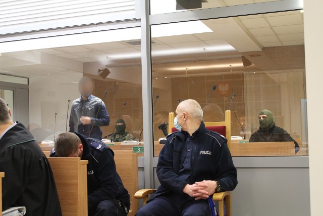 Marek S. ps. Szafka zeznaje na procesie kiboli Cracovii, pilnowali go antyterroryści z bronią maszynową