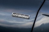 Auta hybrydowe – co to za pojazdy i jakie są ich rodzaje?