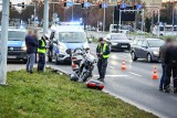 Poważny wypadek motocyklistów w Lesznie. Dwie osoby poszkodowane. Zobacz zdjęcia