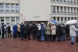 Częstochowa: Protest pod Sądem Okręgowym. Pracownicy administracyjni domagają się podwyżek