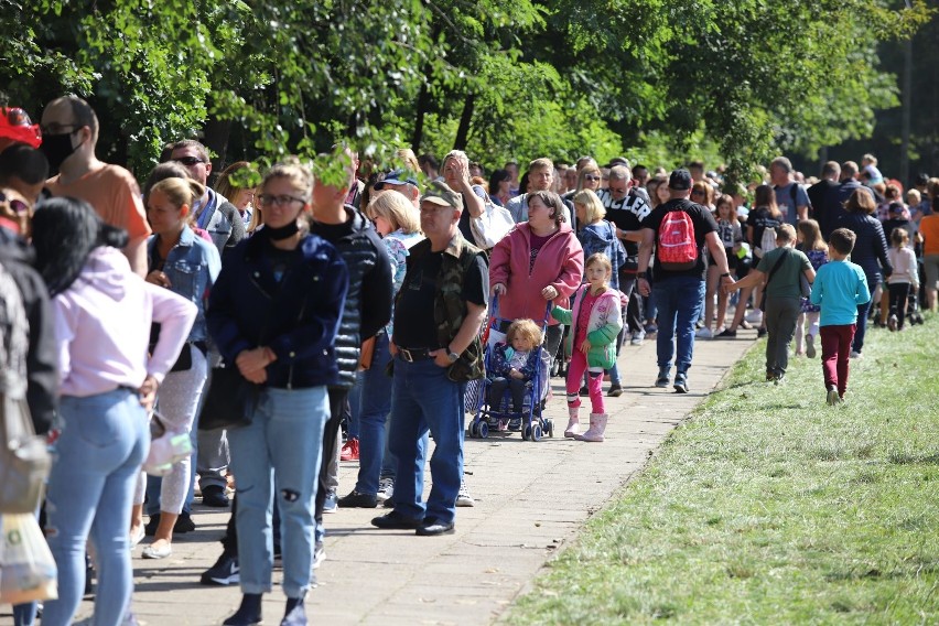 Znów gigantyczne kolejki do zoo, tłumy w Aquaparku Fala, brak biletów do EC1. Weekendu darmowych atrakcji za frekwencję wyborczą