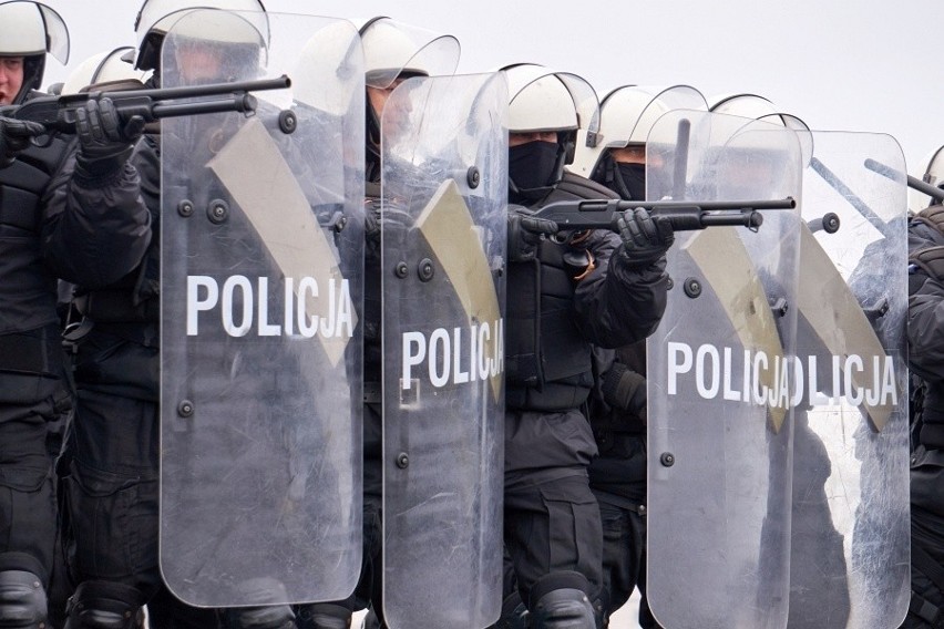 Ćwiczą w szkole policji przed służbą w Kosowie [zdjęcia]