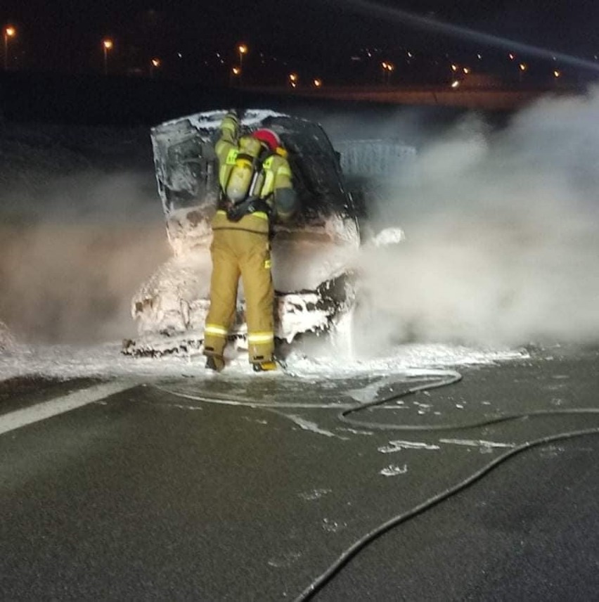 Na krajowej 94 w Mirocinie w powiecie przeworskim zapaliło się BMW. Auto spłonęło [ZDJĘCIA]