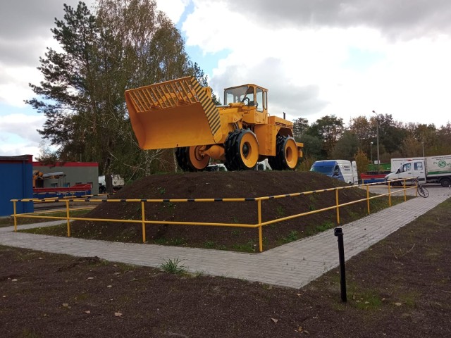 Odnowiona przez ProNaturę ładowarka hydrauliczna typ Ł-34 wystawiona jest teraz jako eksponat muzealny na specjalnym wzniesieniu na terenie Zakładu Gospodarki Odpadami przy ul. Prądocińskiej 28 w Bydgoszczy.