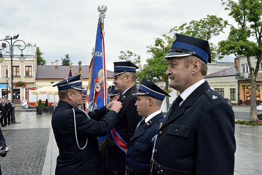 Gorlice. Druhowie z OSP podziękowali za sprzęt wartości wielu milonów złotych [ZDJĘCIA]