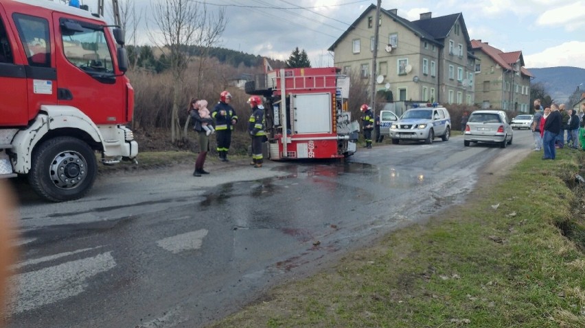 Wóz strażacki w rowie. Strażak uciekł z miejsca wypadku