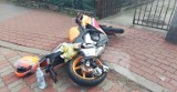Wypadek motocyklisty w Augustowie. Zderzył się z osobówką (zdjęcia)