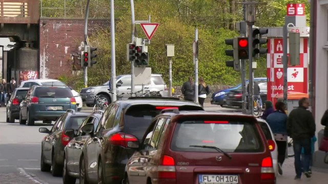 Zainstalowanie sygnalizacji wywołało chaos na ulicy i doprowadziło do korków