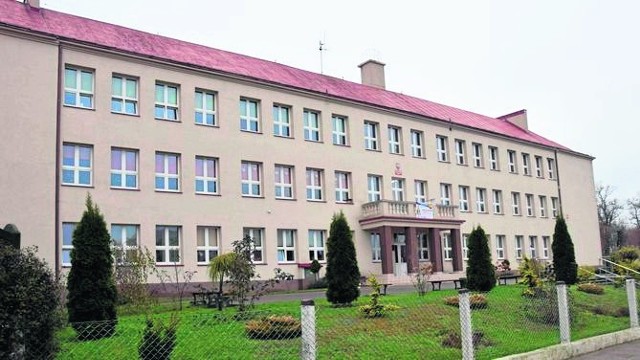 Podstawówka w Barwicach zaczyna pracować w czwartek, choć nadal strajkuje tu 60 procent nauczycieli 