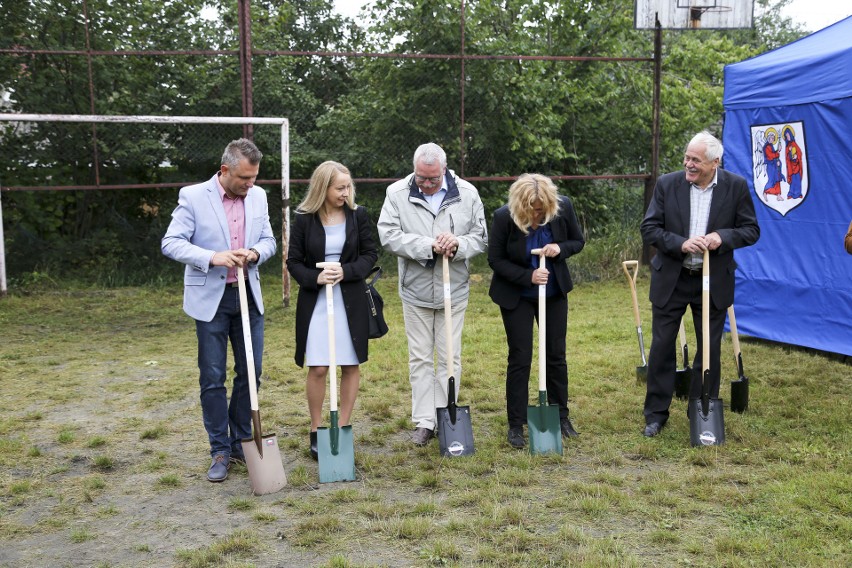 Mała wojna na szpadle? Samorządowcy z gminy Supraśl nie...