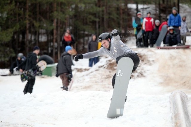 Snowpark Ogrodniczki zaprasza w niedzielę na snowboard