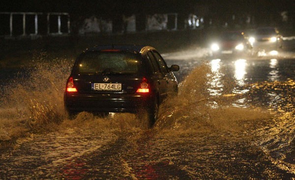 Burza nad Łodzią. Podtopione ulice i chodniki [zdjęcia]