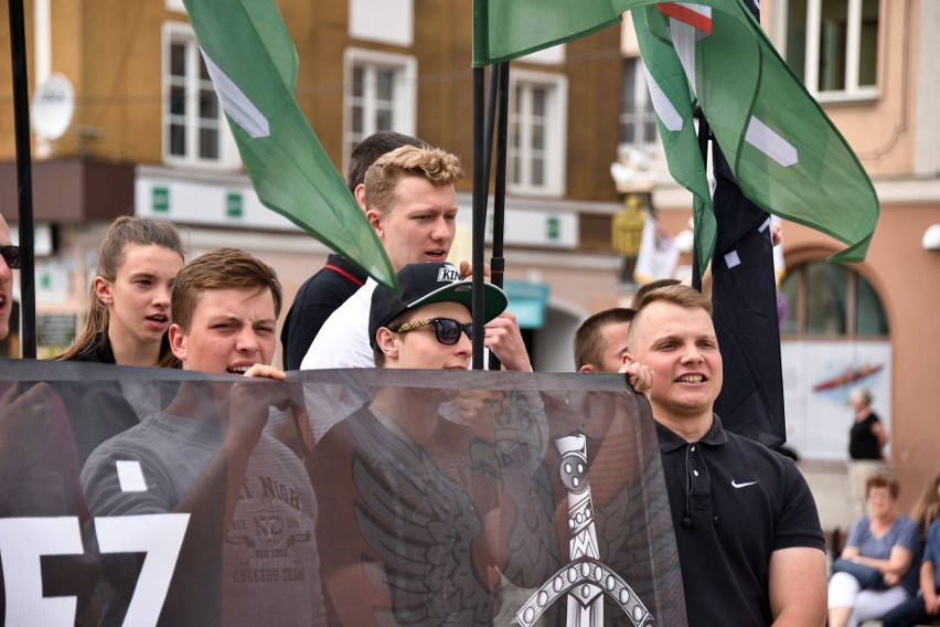 Młodzież Wszechpolska manifestowała przeciw polityce...