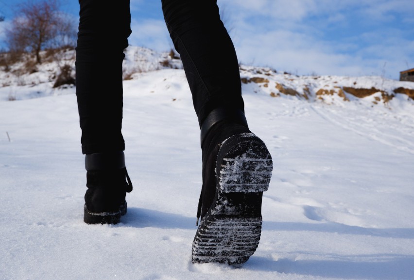 Spacerowanie zimą może być bardzo niebezpieczne, zwłaszcza...