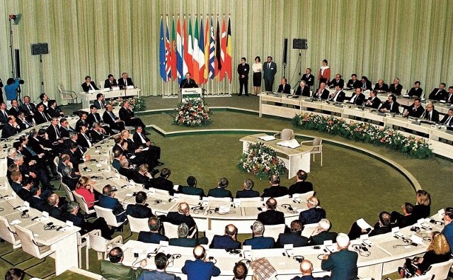 Prace nad traktatem z Maastricht- 1991 r.
