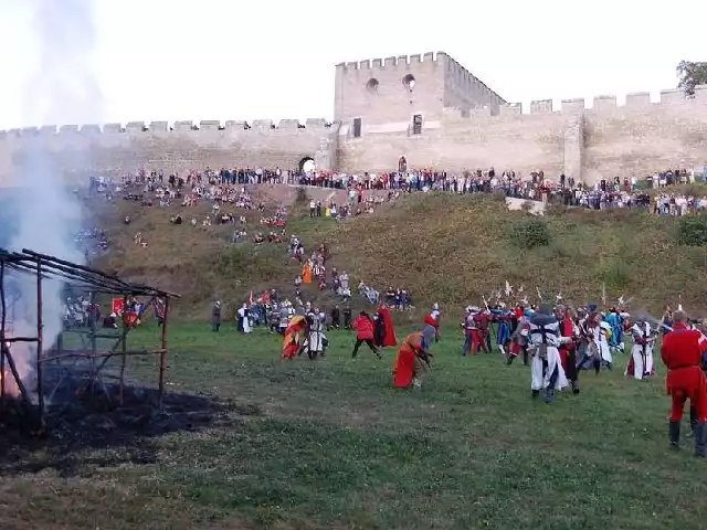 W sobotę u podnóża murów obronnych rozegrała się widowiskowa inscenizacja Bitwy pod Płowcami.