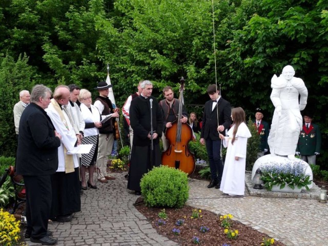 Odsłonięty w niedzielę pomnik papieża we Wronkach