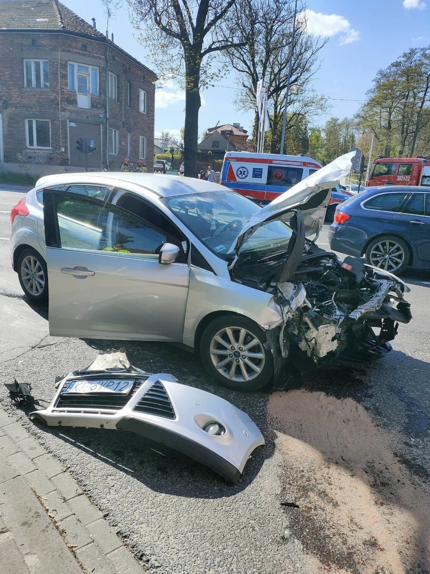 Kraków. Poważny wypadek na Zakopiańskiej. Jedna osoba została ranna