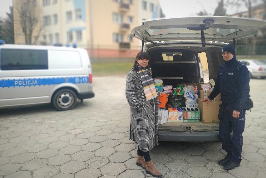 Krasnystaw. Pomoc dla uciekających przed wojną zapewniają również policjanci