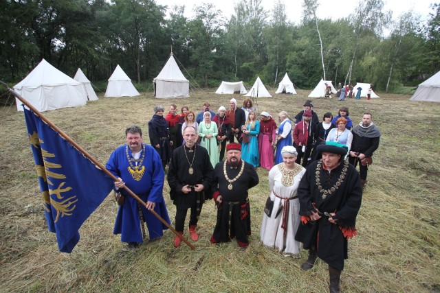 Jedną z atrakcji jubileuszu będzie jesienna inscenizacja roboczo określana jako „Narodziny miasta”. Opolscy rycerze mają zaprezentować przyjazd księcia Kazimierza Opolskiego do miasta. 