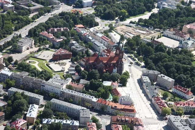 Nowy budynek stanie przy ulicy Kościelnej pomiędzy obecną siedzibą kurii białostockiej a katolickim liceum ogólnokształcącym