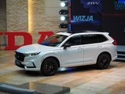 Jeśli chodzi o układ napędowy e:PHEV, producent zastosował...