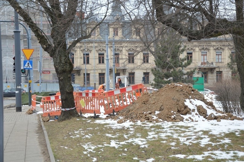 Na każdym rogu skrzyżowania ul. Zachodniej z ul. Ogrodową...