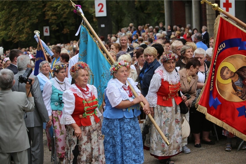 Pielgrzymka kobiet do Piekar (zdjęcia z 2014 roku)