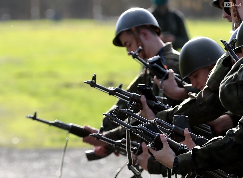 Ochotnicy po raz pierwszy z bronią. Jak wypadło strzelanie w 12 Brygadzie Zmechanizowanej? Zobacz zdjęcia