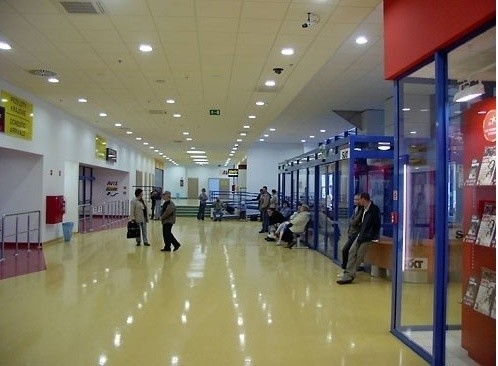 13. Szczecin. Wnętrze terminala lotniska.