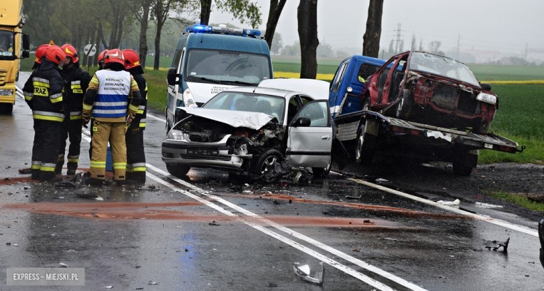  Groźny wypadek trzech samochodów na drodze Wrocław – Kłodzko [ZDJĘCIA]