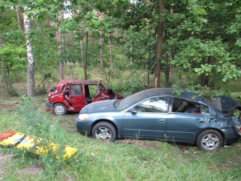 Dwa osobowe auta zderzyły się 19 czerwca około godz. 17 na...