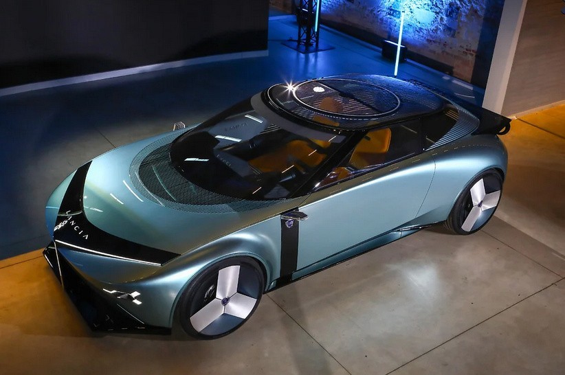 To samochód w 100% elektryczny, prezentujący wizję marki.