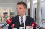 PiS wycofało projekt podwyżek dla urzędników i posłów. Powstanie nowy