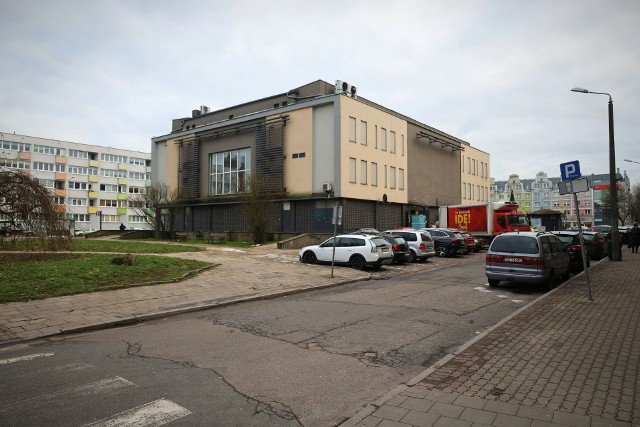 Budynek dawnego kina Milenium w Słupsku.