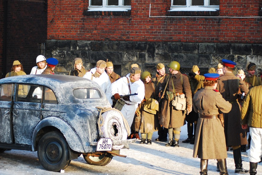 Bytom: w Miechowicach zrekonstruowali walki ze stycznia 1945 roku [ZDJĘCIA+WIDEO]