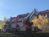 Na dachu szkoły w Zielonkach wybuchł pożar. Ewakuowano prawie 600 osób